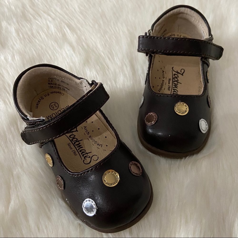 🎉SALE🎉New FootMates Dottie Shoes
